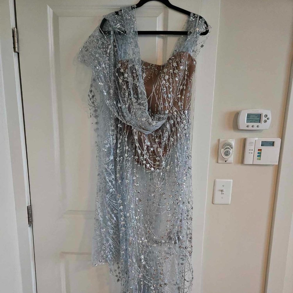 NEW Never Worn Bailee Split Sequin Maxi Dress Size L